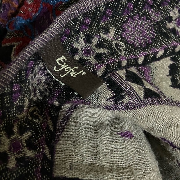 VINTAGE SCARF/WRAP - Picture 9 of 9